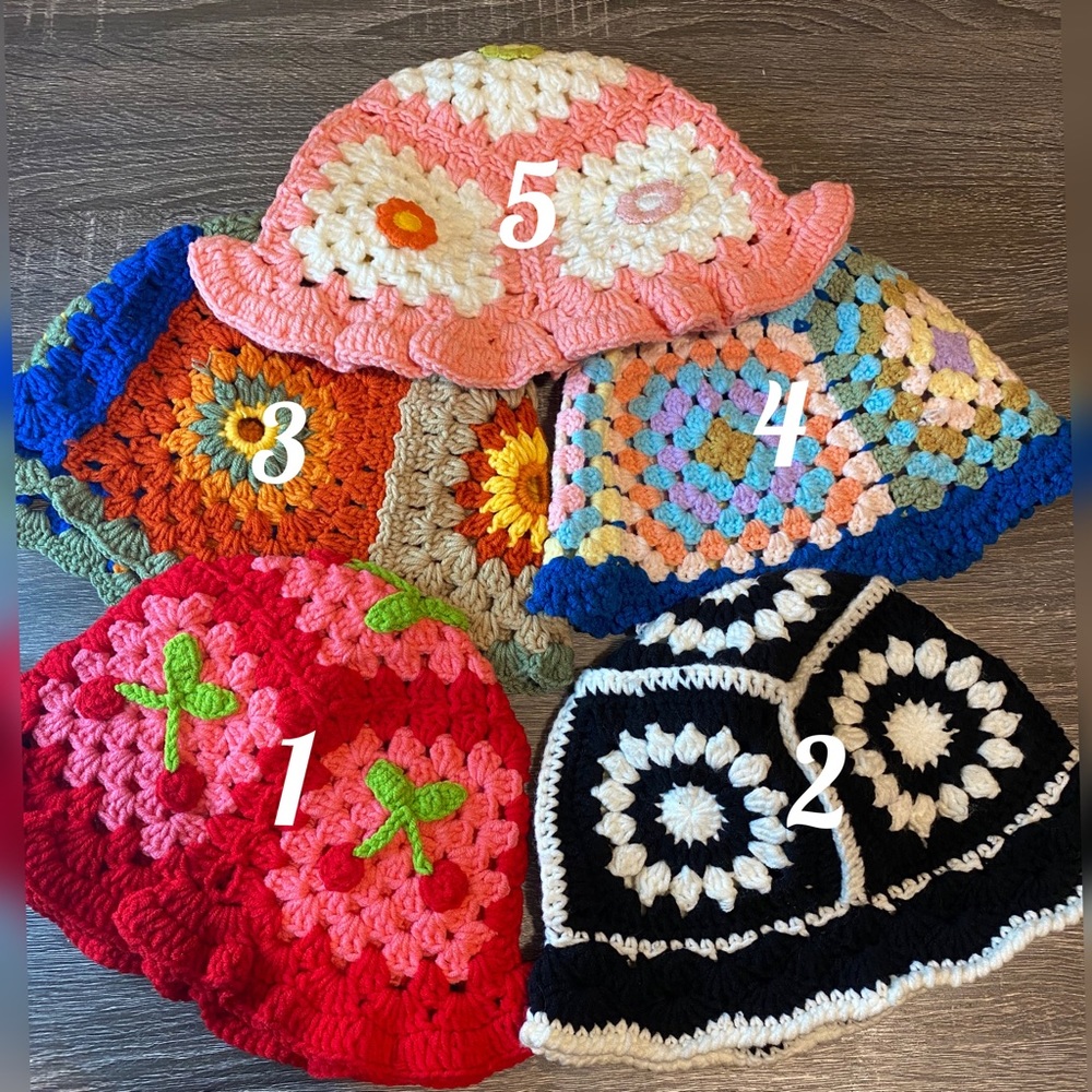 Crochet 🧶 hats 🧢